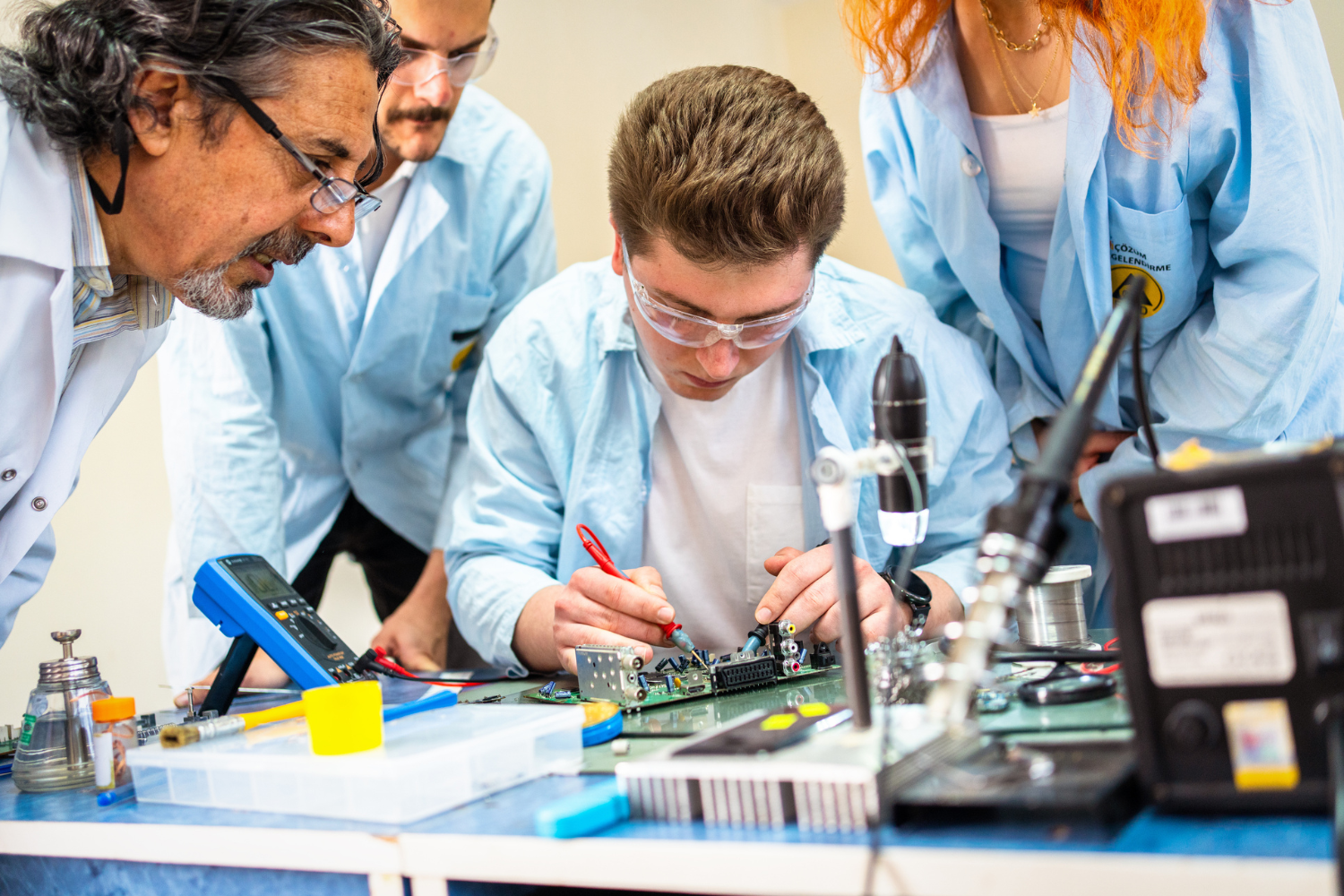 Apprenticeship Vs College Degree Pros Cons